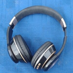 Black Over-Ear Headphones NWOT